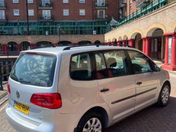Used Volkswagen Touran 2010 for sale - 74670682: Photo