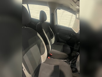 Used Dacia Sandero 2016 for sale - 77501556: Photo