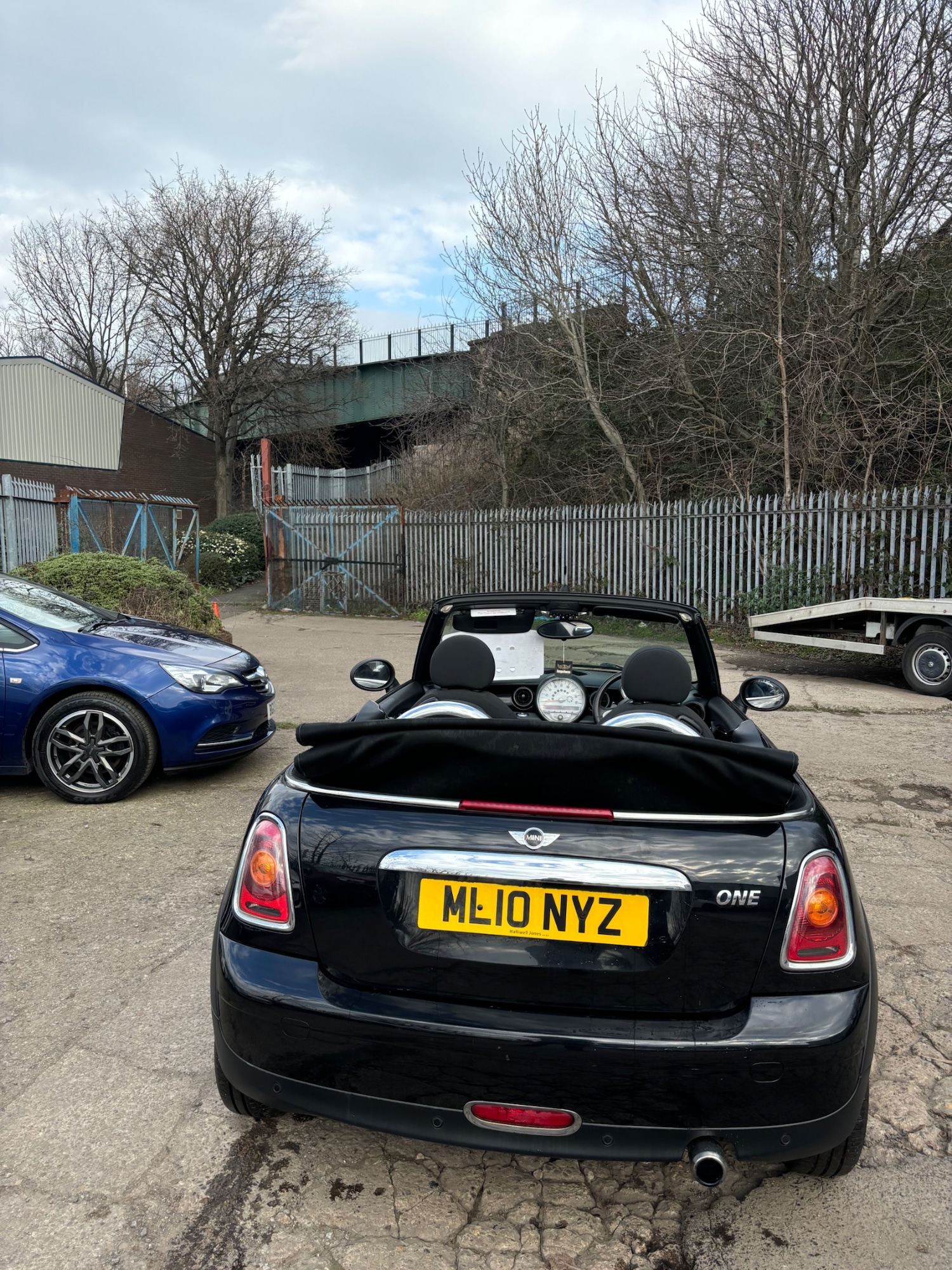 Used MINI Convertible 2010 for sale - 75862668: Photo 4