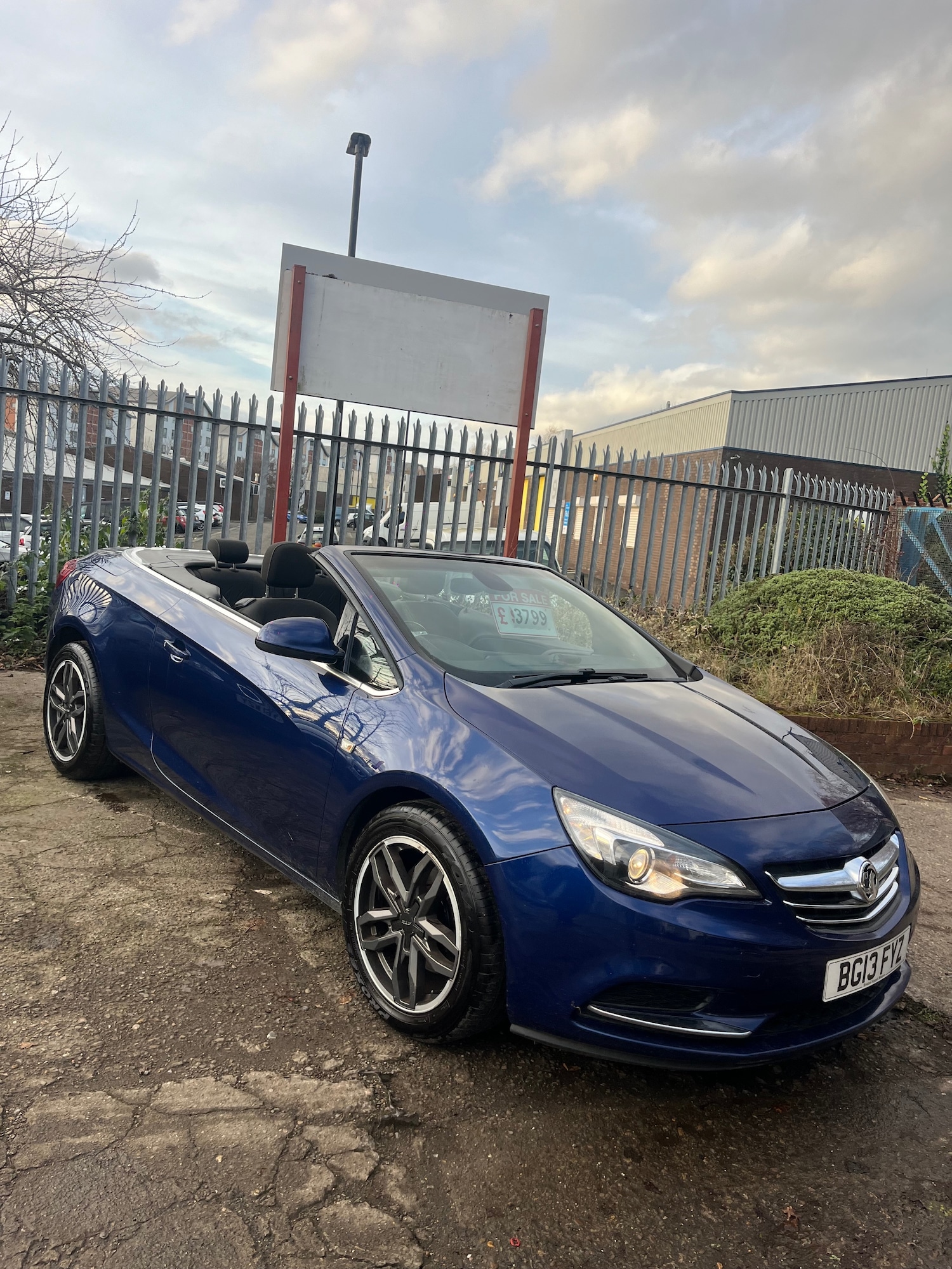 Used Vauxhall Cascada 2013 for sale - 76947121: Photo 1