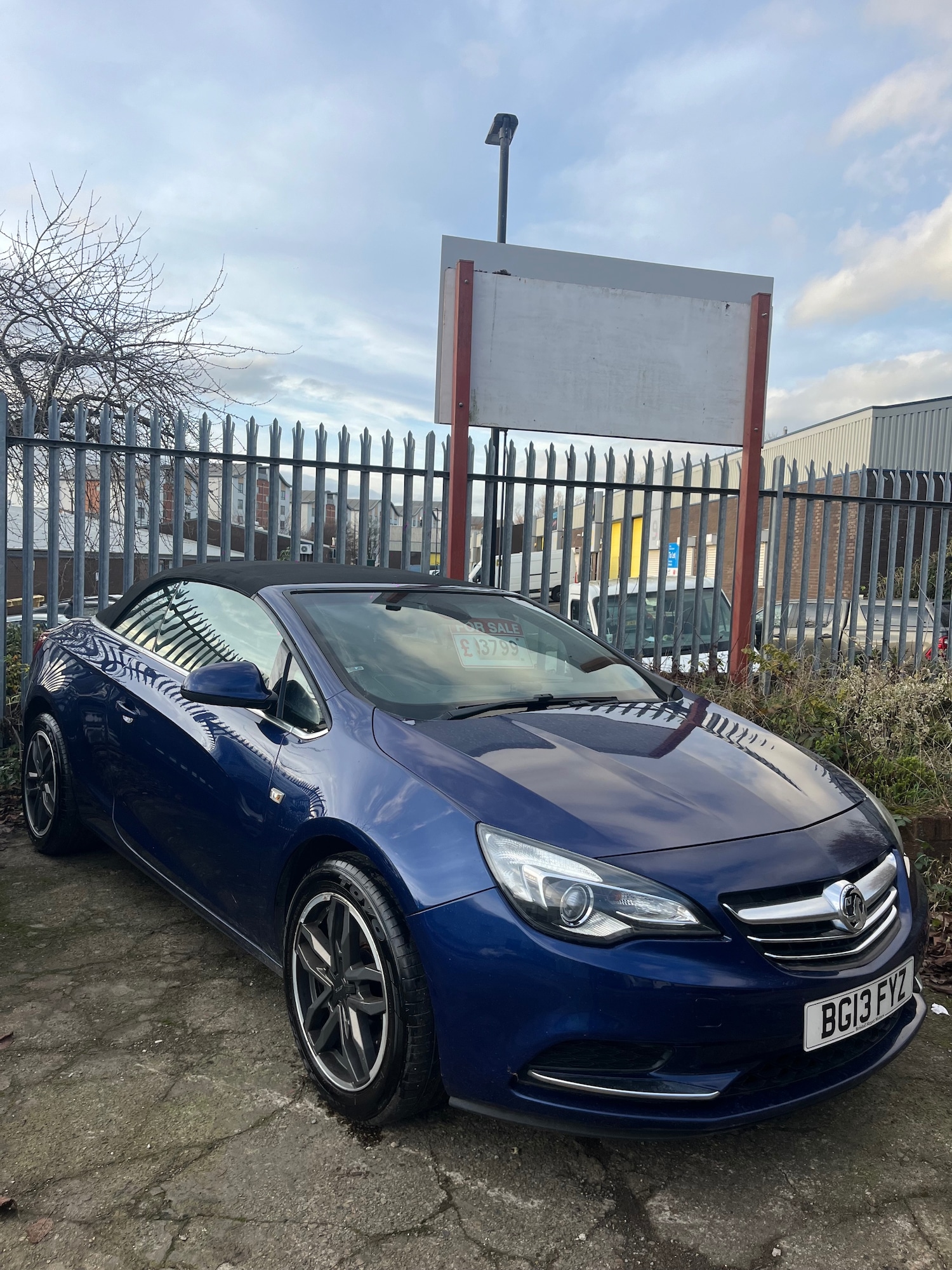 Used Vauxhall Cascada 2013 for sale - 76947121: Photo 3