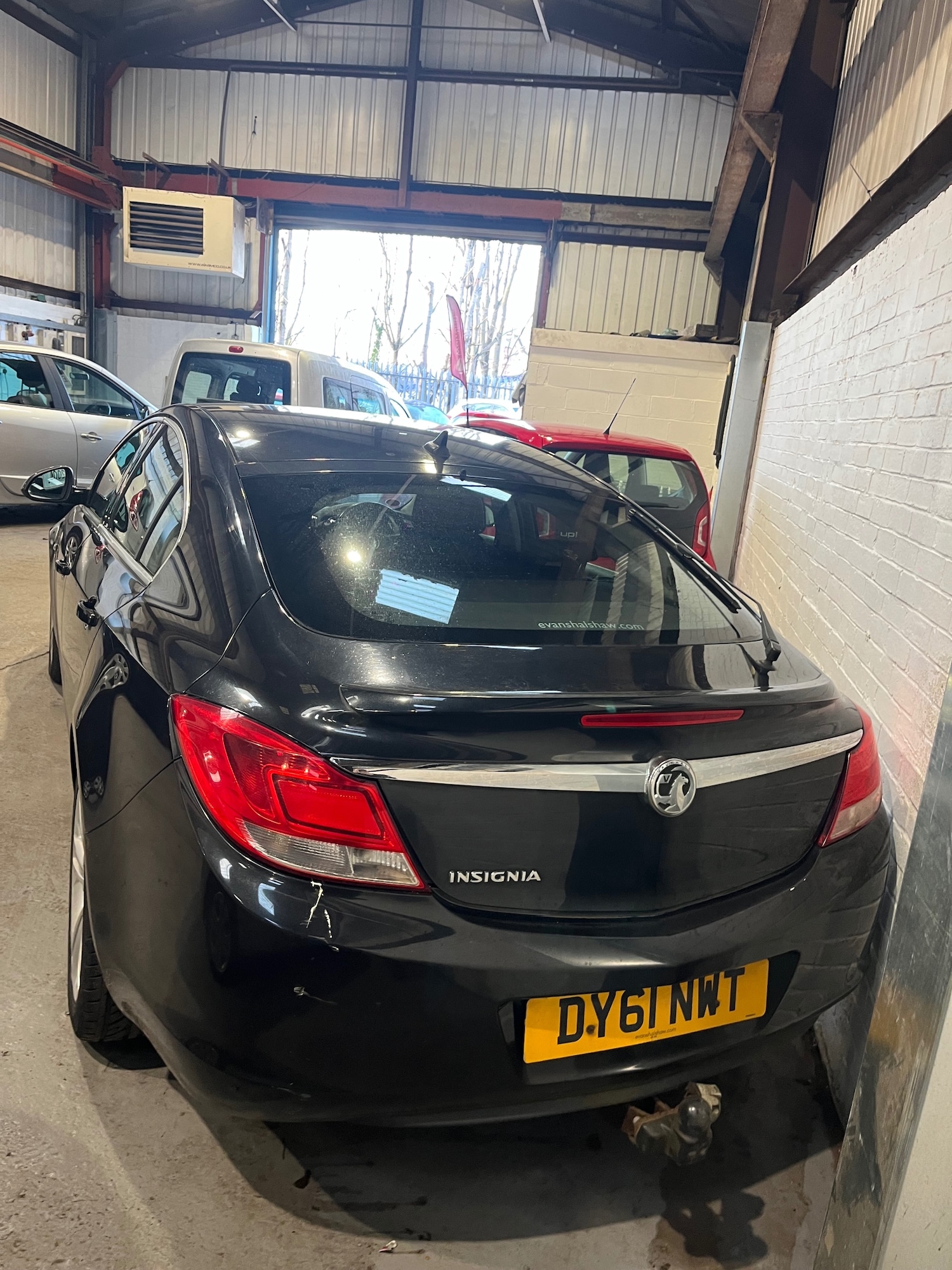 Used Vauxhall Insignia 2011 for sale - 76961222: Photo 2