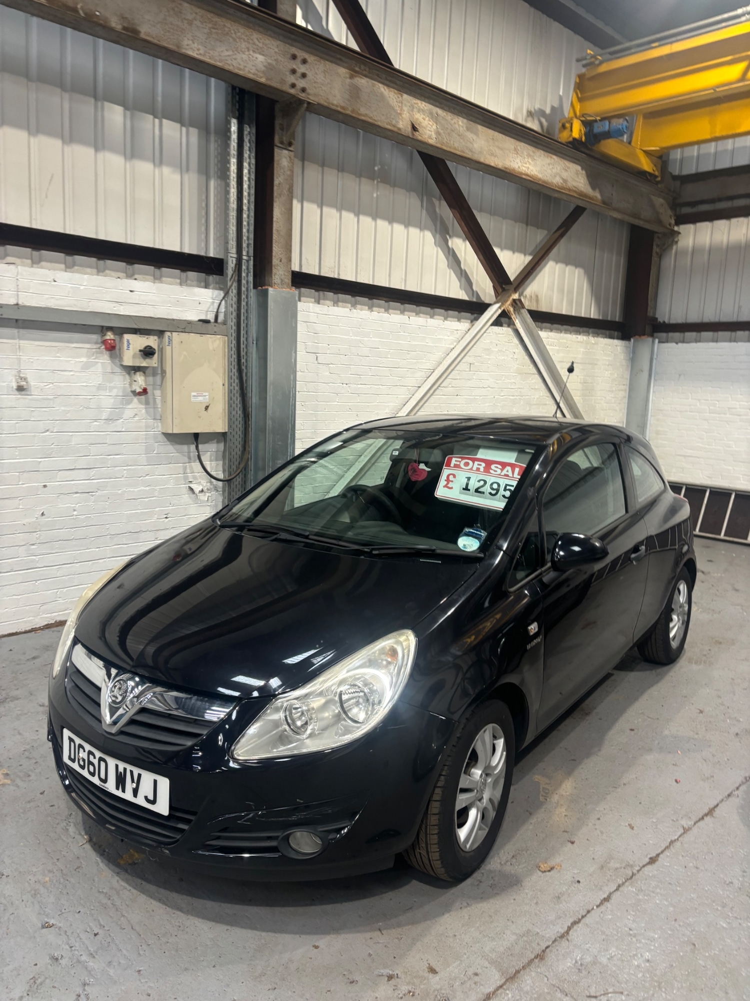 Used Vauxhall Corsa 2010 for sale - 77950592: Photo 2