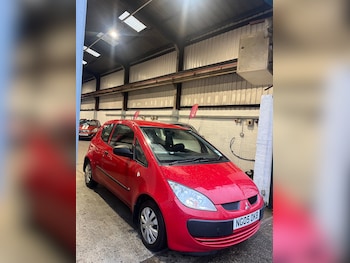 2005 (05) - 1.1 Red 3dr