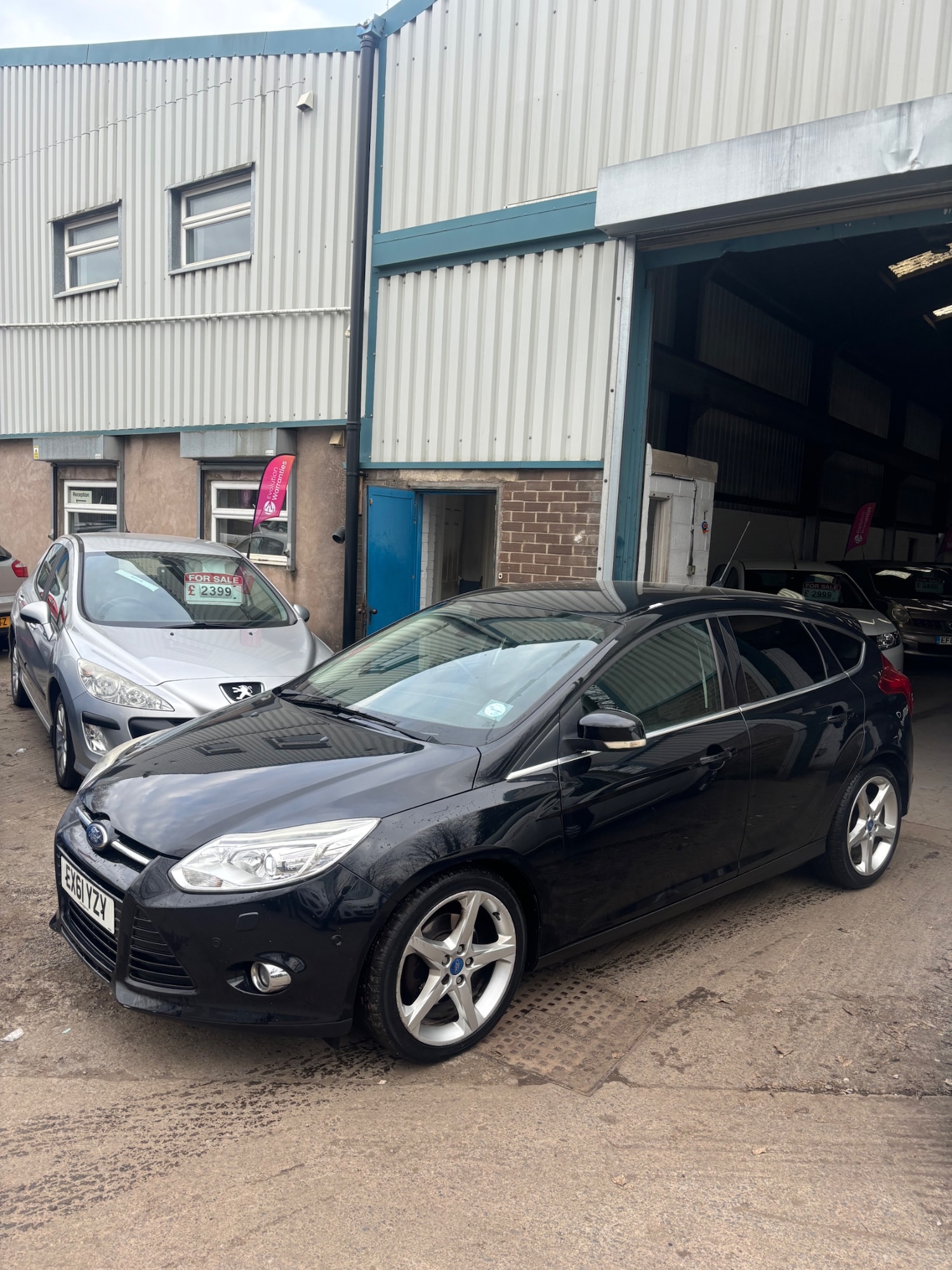 Used Ford Focus 2011 for sale - 77950836: Photo 3