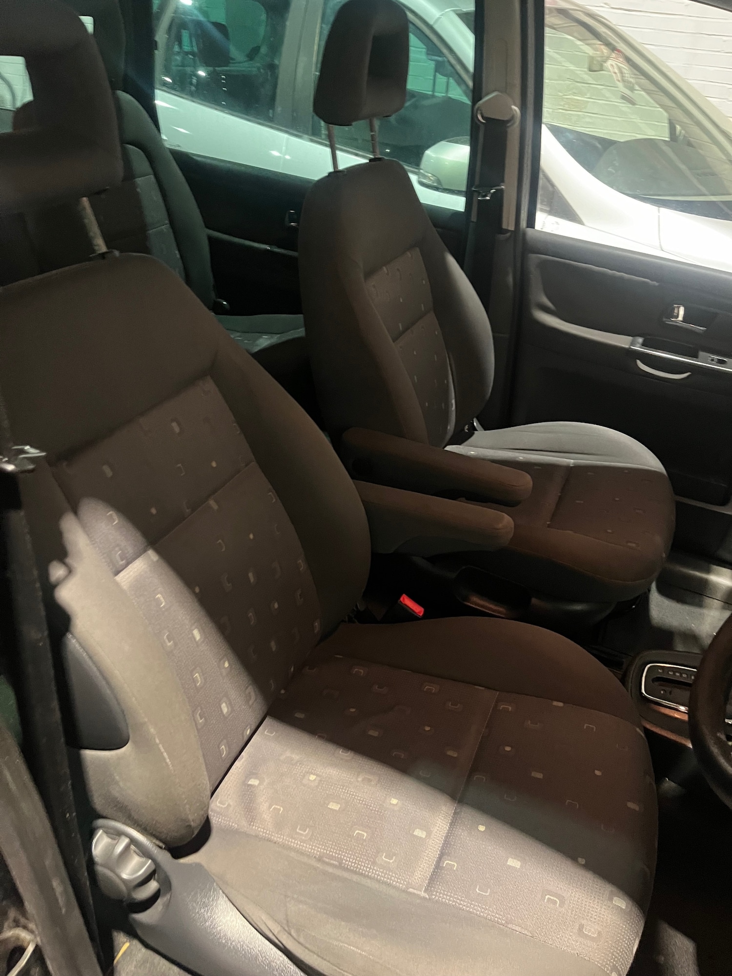 Used Volkswagen Sharan 2008 for sale - 77465173: Photo 4