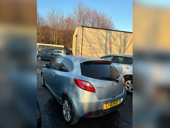 Used Mazda Mazda2 2010 for sale - 77735900: Photo