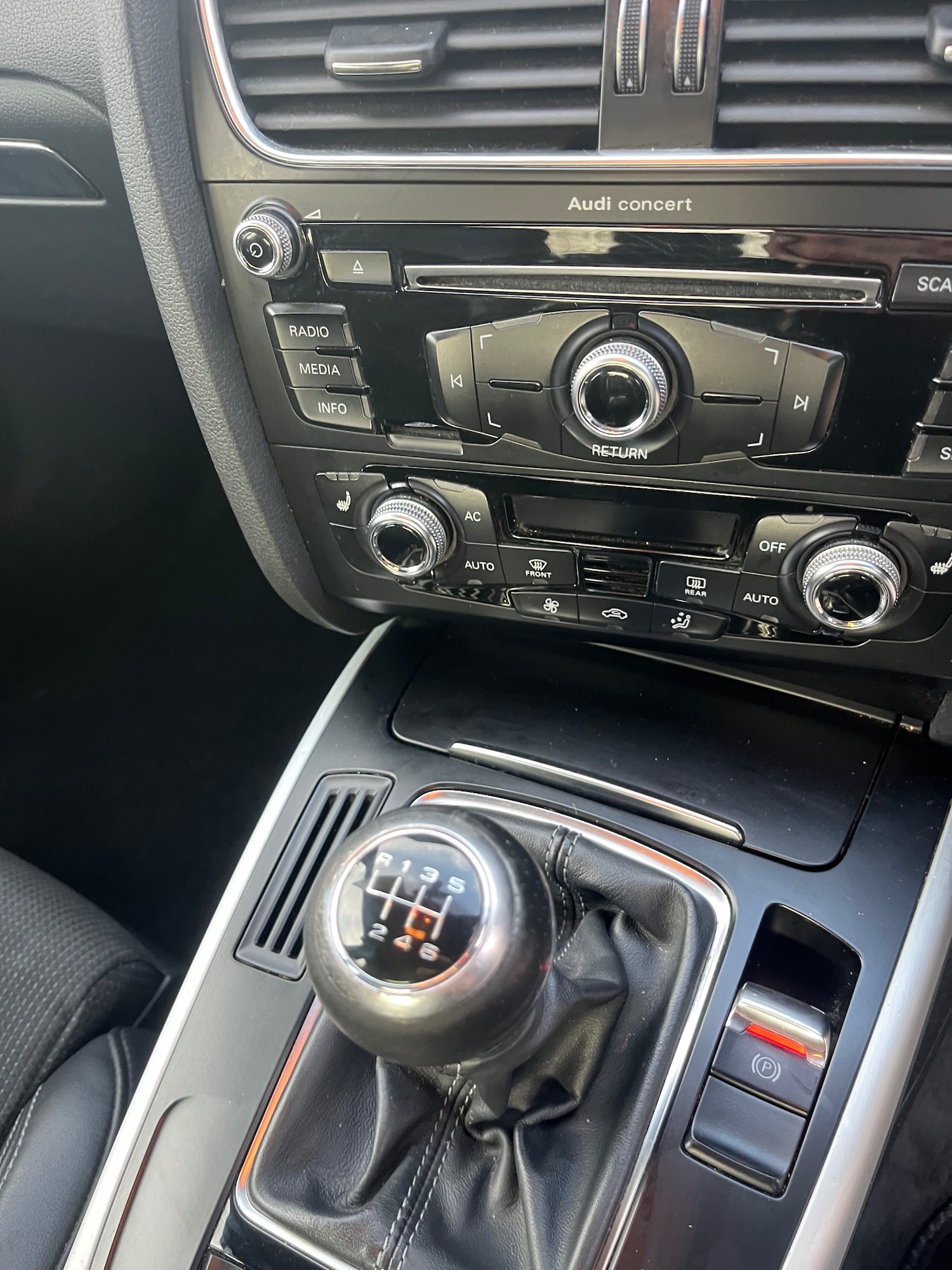 Used Audi A4 2013 for sale - 76923996: Photo 10