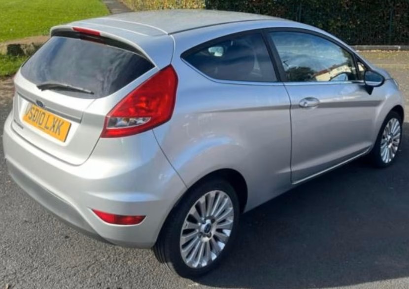 Used Ford Fiesta 2010 for sale - 76968305: Photo 2