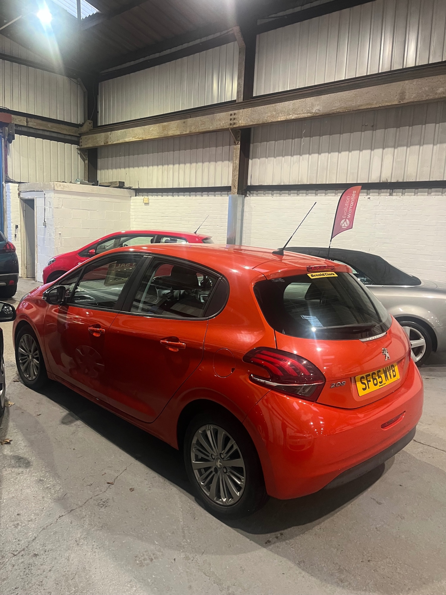 Used Peugeot 208 2015 for sale - 76709664: Photo 4