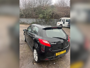 Used Mazda Mazda2 2010 for sale - 76877408: Photo