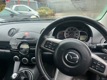 Used Mazda Mazda2 2010 for sale - 76877408: Photo