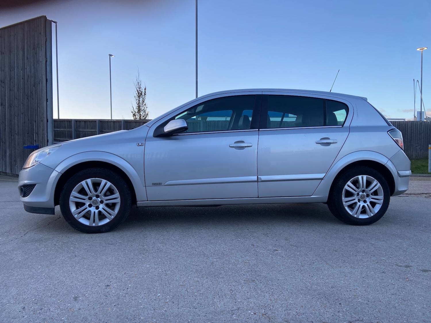 Used Vauxhall Astra 2009 for sale - 76635053: Photo 4