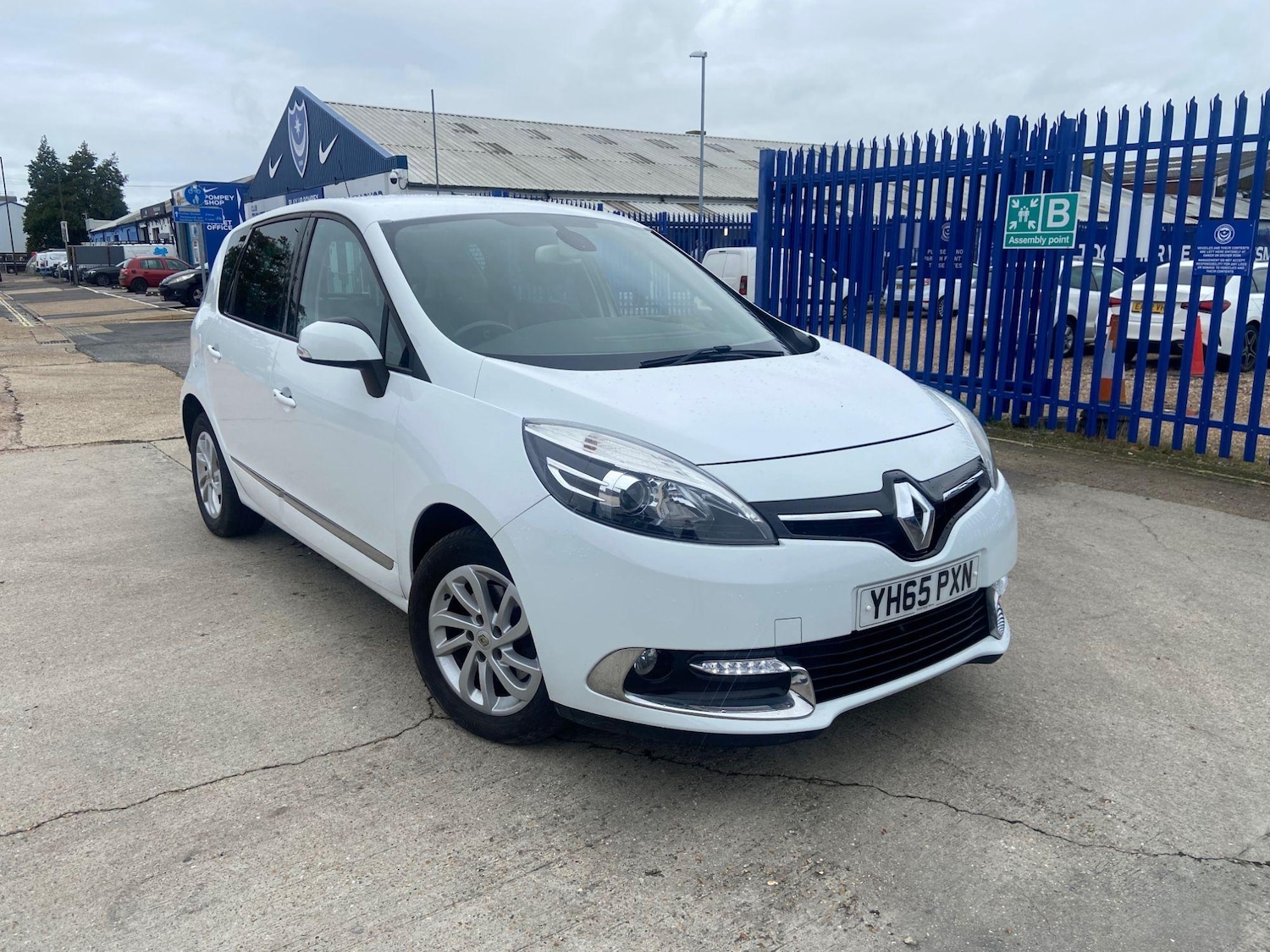 Used Renault Scenic 2015 for sale - 76429540: Photo 1