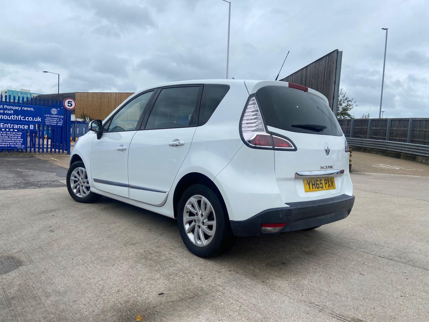 Used Renault Scenic 2015 for sale - 76429540: Photo 4