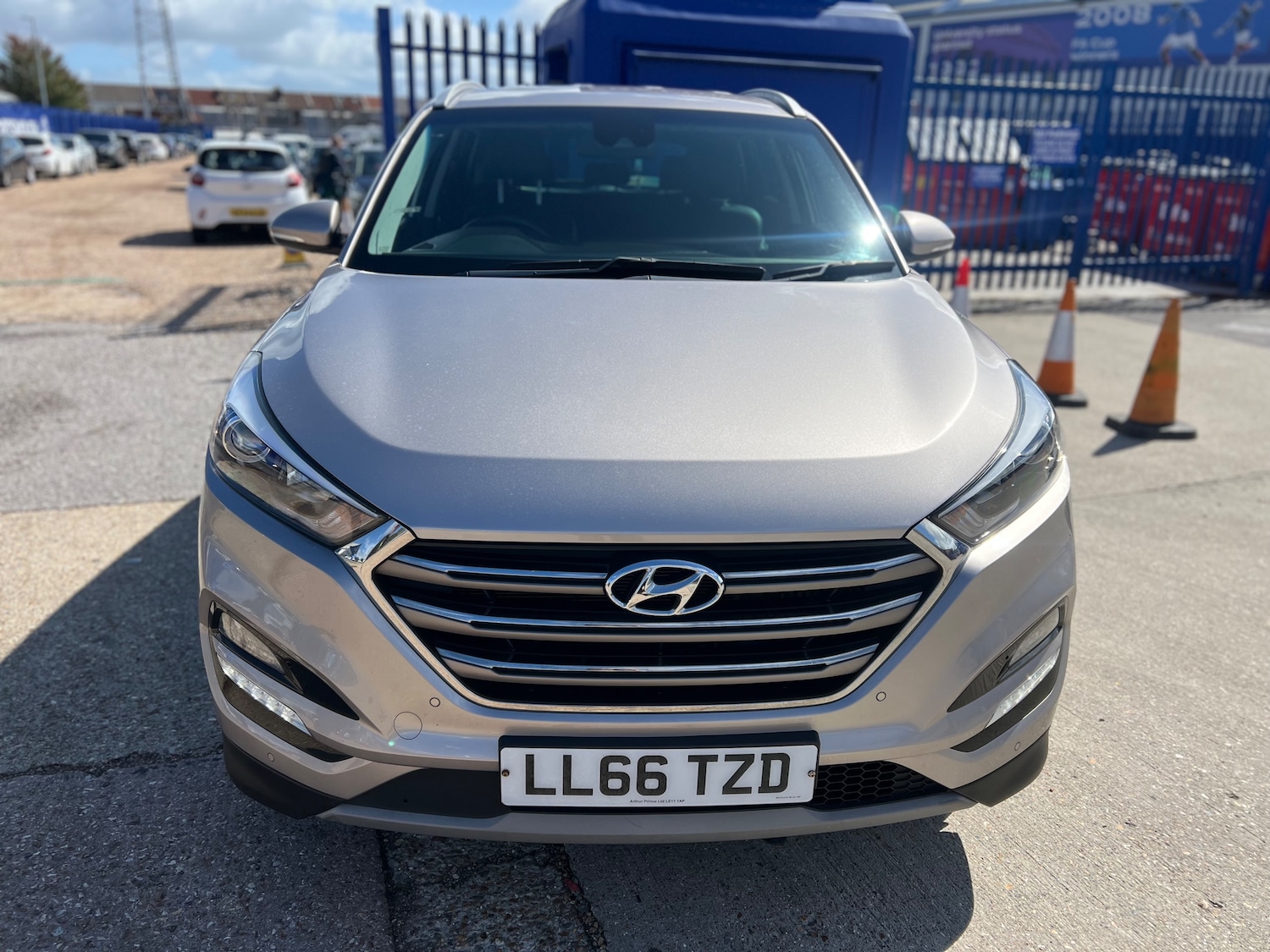 Used Hyundai TUCSON 2016 for sale - 76402603: Photo 2