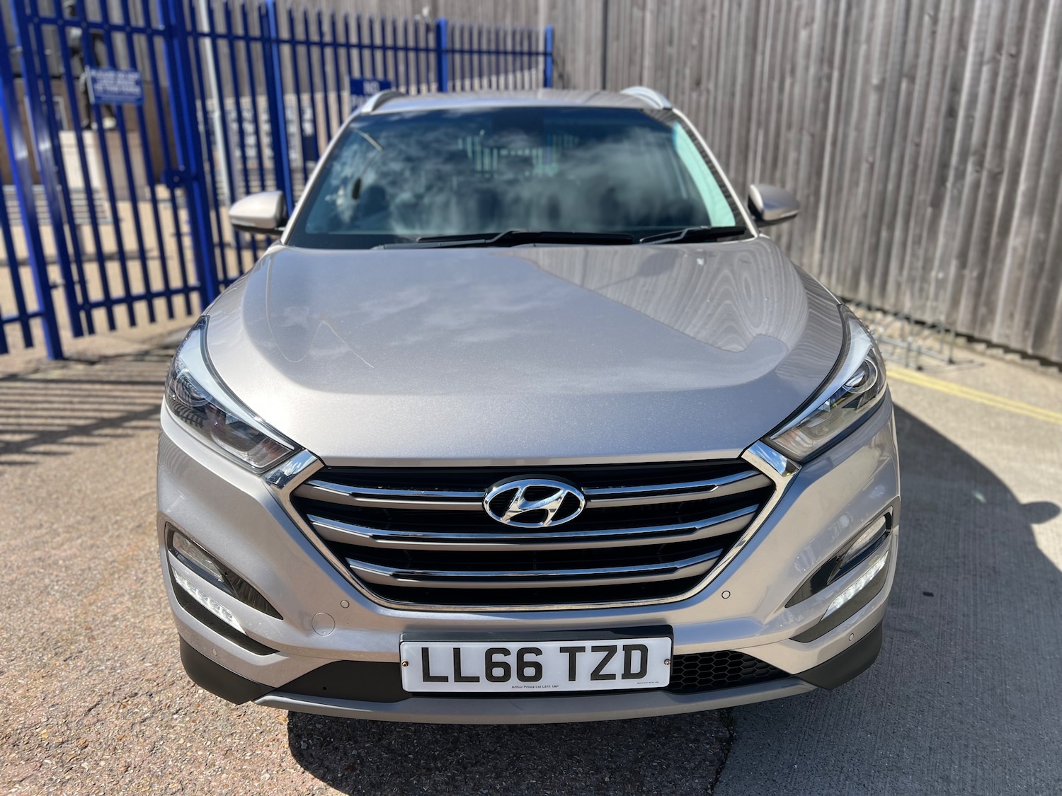 Used Hyundai TUCSON 2016 for sale - 76402603: Photo 3