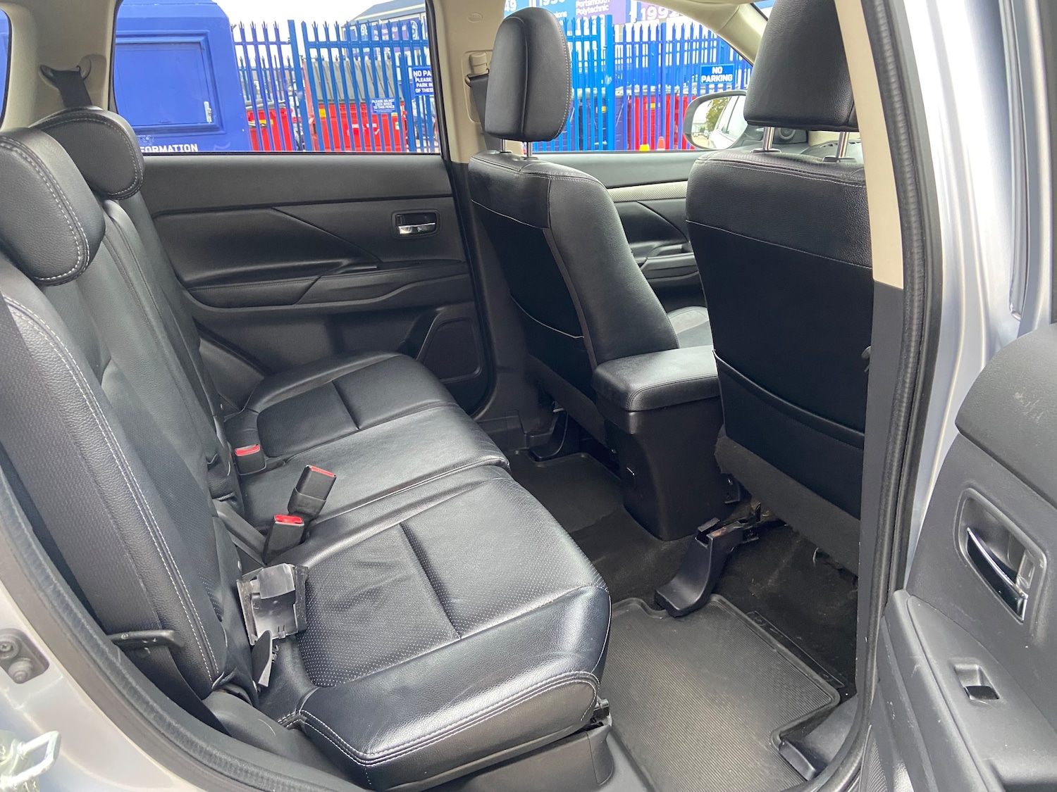 Used Mitsubishi Outlander 2015 for sale - 76402617: Photo 10