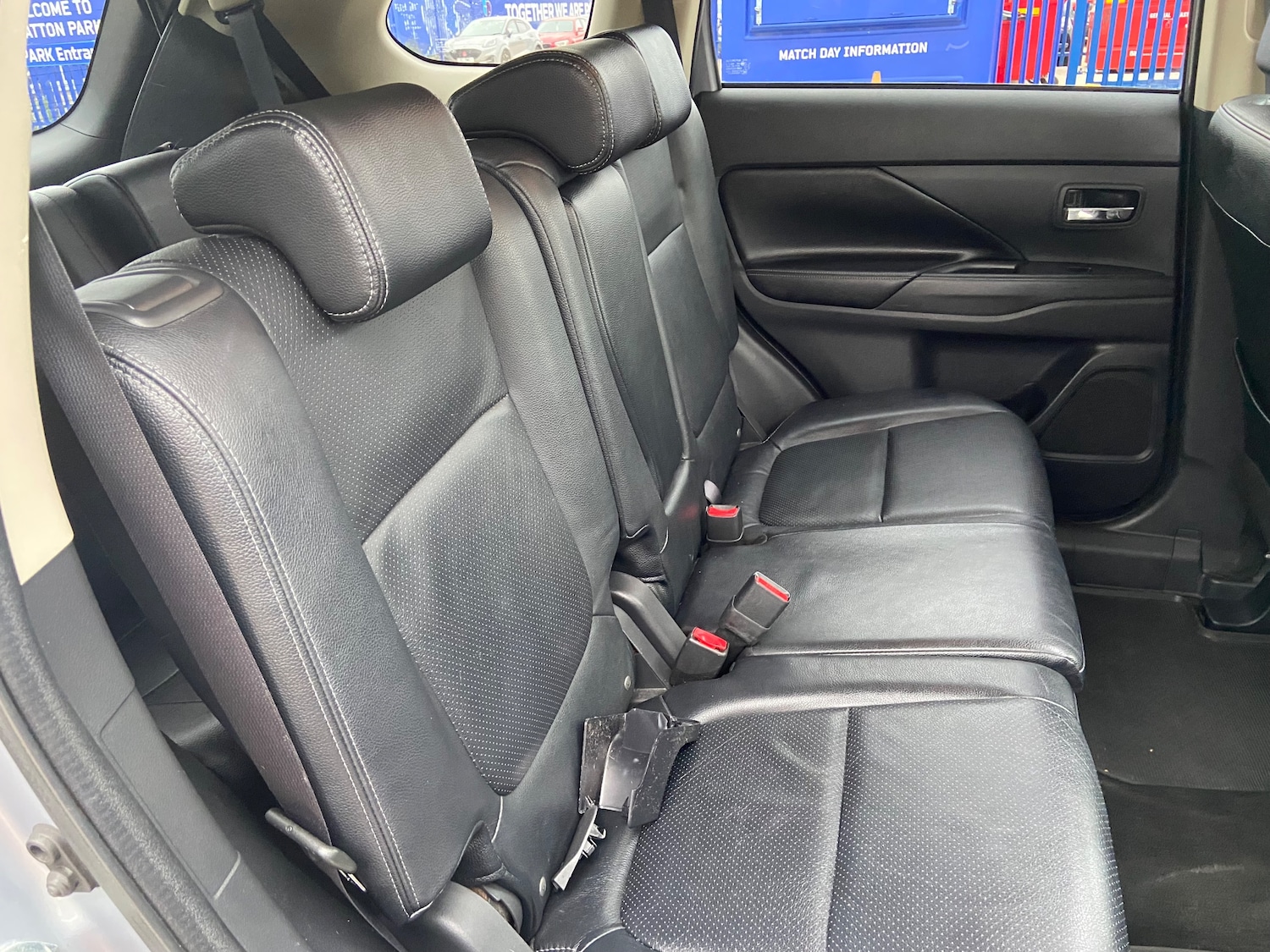 Used Mitsubishi Outlander 2015 for sale - 76402617: Photo 11