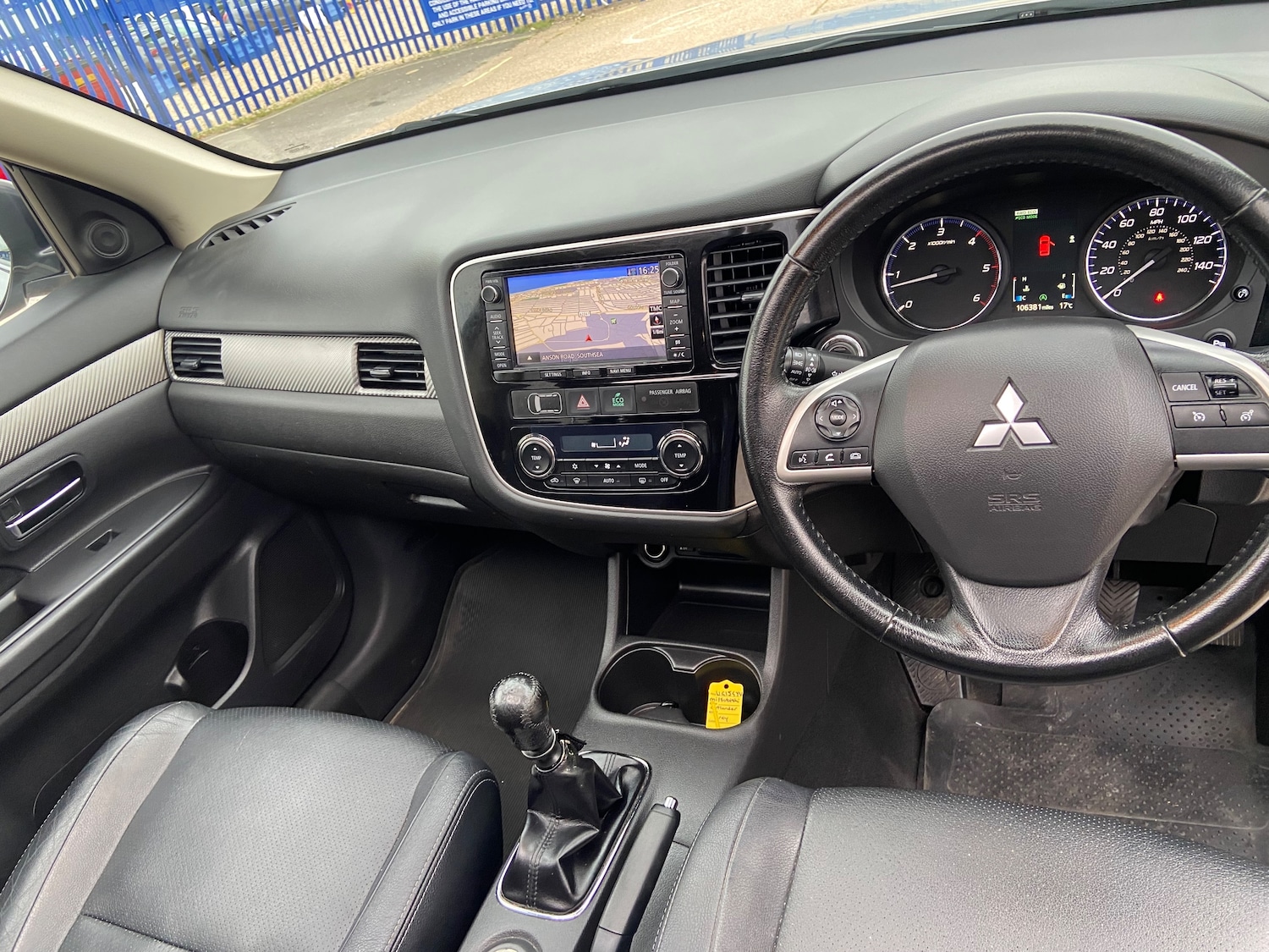 Used Mitsubishi Outlander 2015 for sale - 76402617: Photo 8