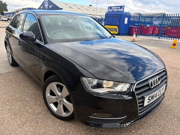 Used Audi A3 2014 for sale - 76402624: Photo