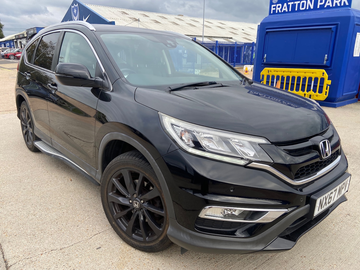 Used Honda CR-V 2017 for sale - 76402636: Photo 1