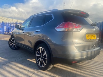 Used Nissan X-Trail 2017 for sale - 76724111: Photo