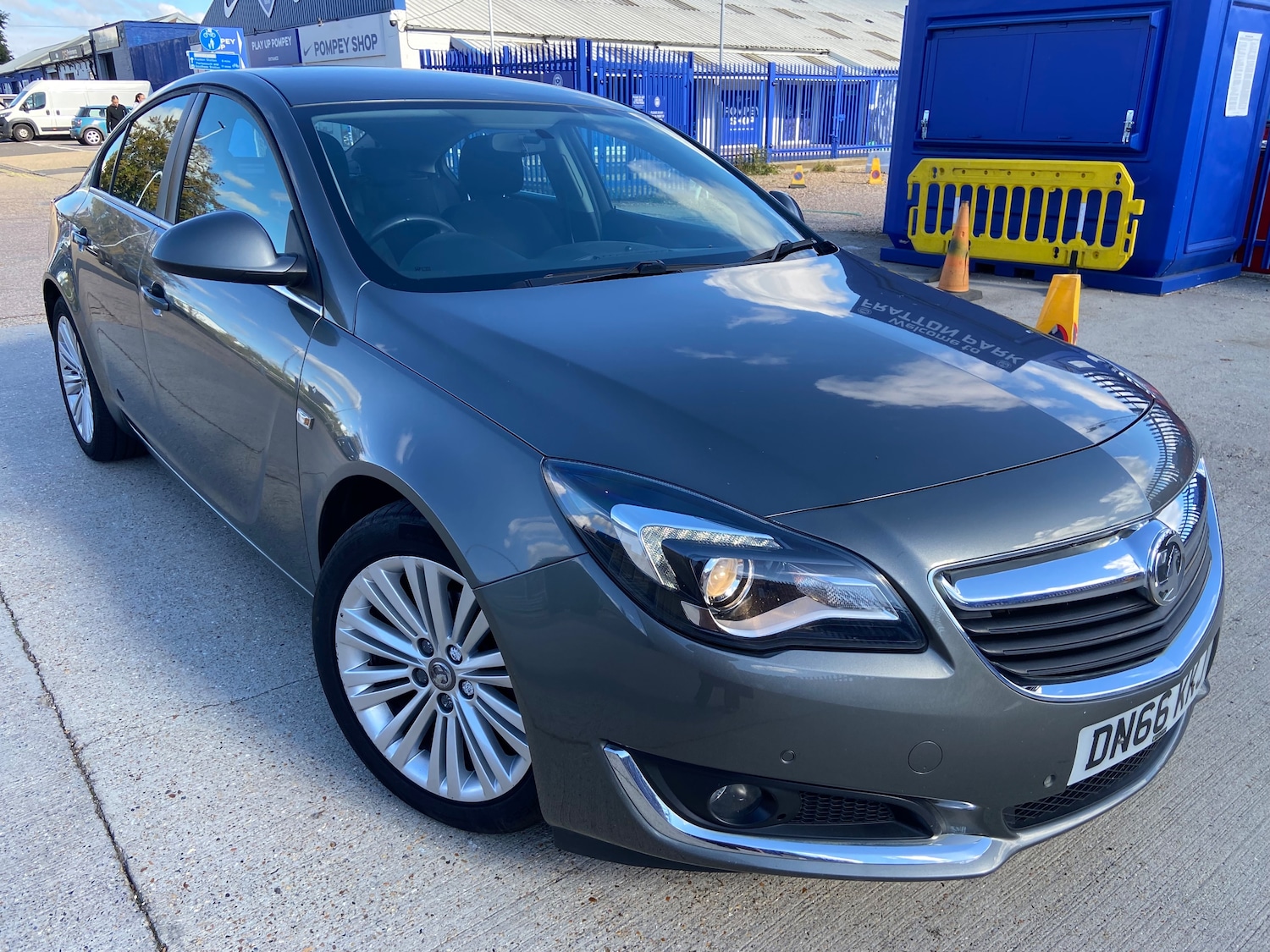 Used Vauxhall Insignia 2016 for sale - 76402621: Photo 1