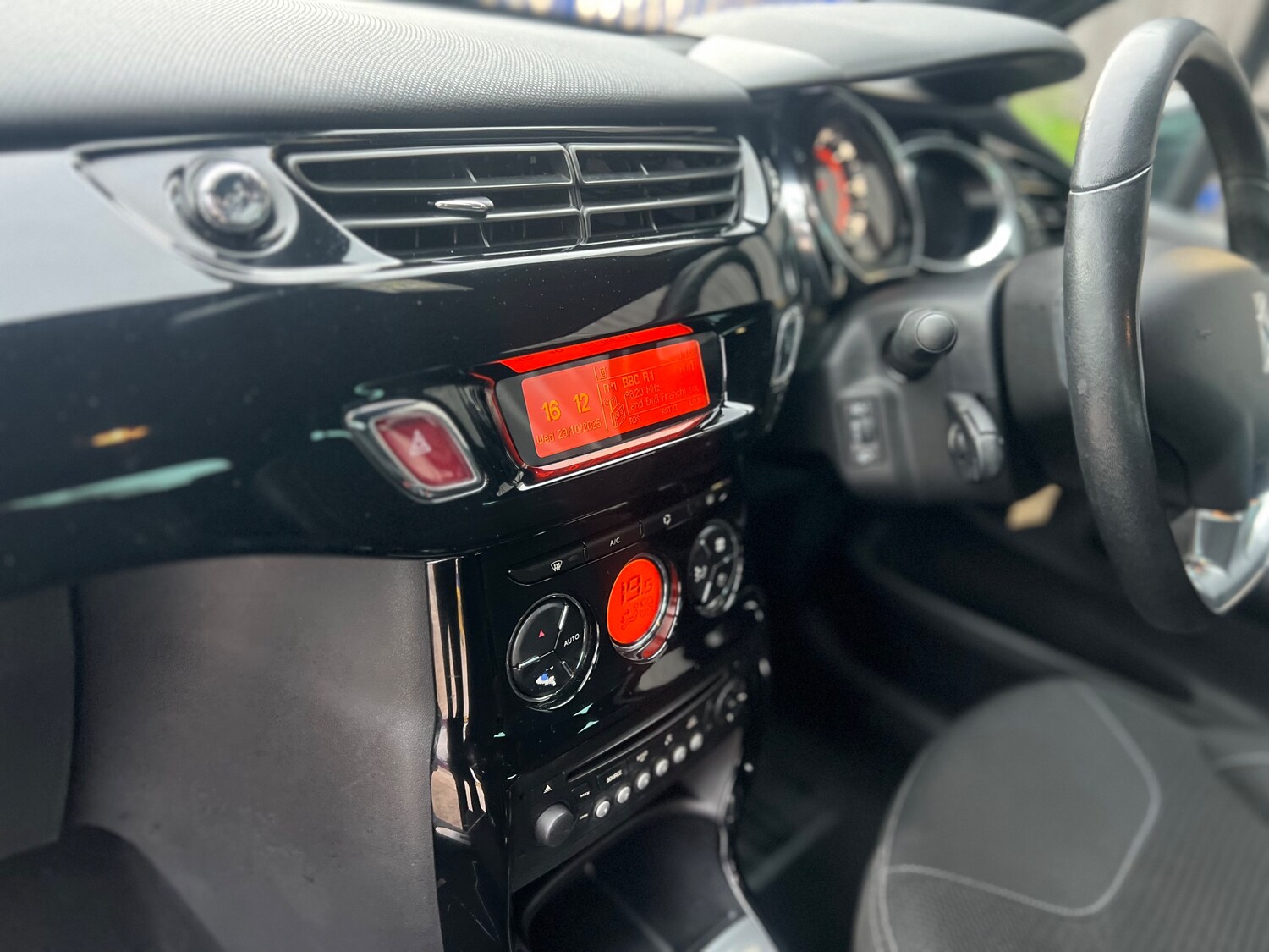 Used Citroen DS3 2015 for sale - 76416521: Photo 16