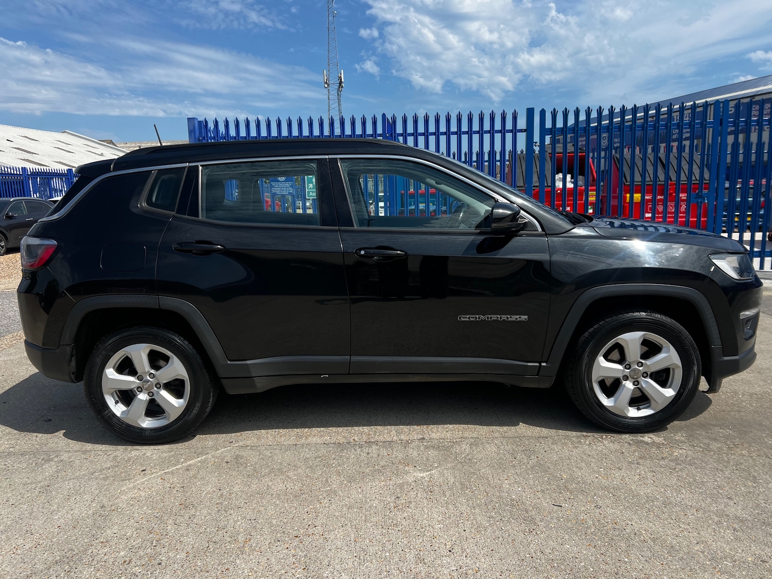 Used Jeep Compass 2018 for sale - 76402569: Photo 2