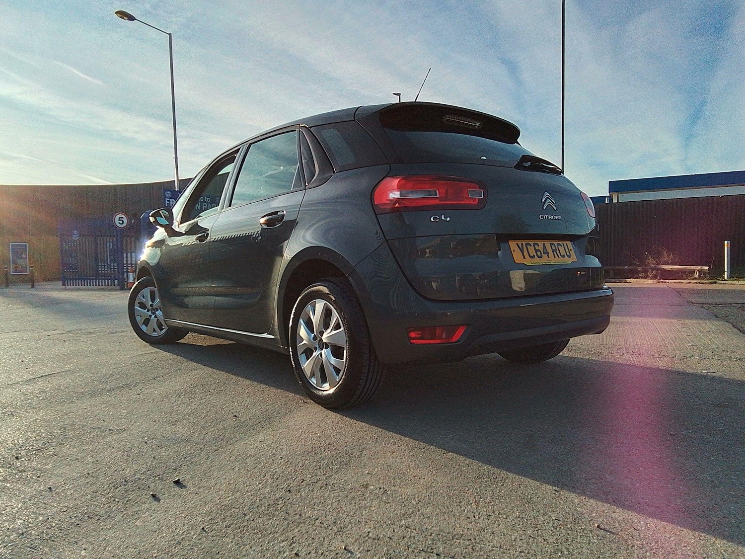 Used Citroen C4 Picasso 2014 for sale - 76402585: Photo 5