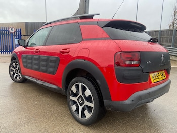 Used Citroen C4 Cactus 2015 for sale - 76669257: Photo
