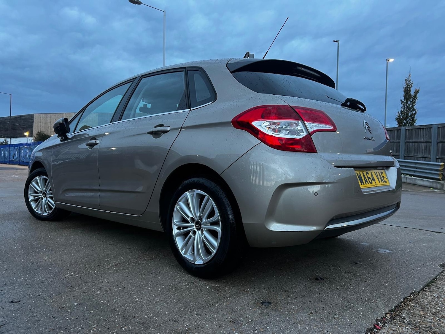 Used Citroen C4 2014 for sale - 76402639: Photo 2