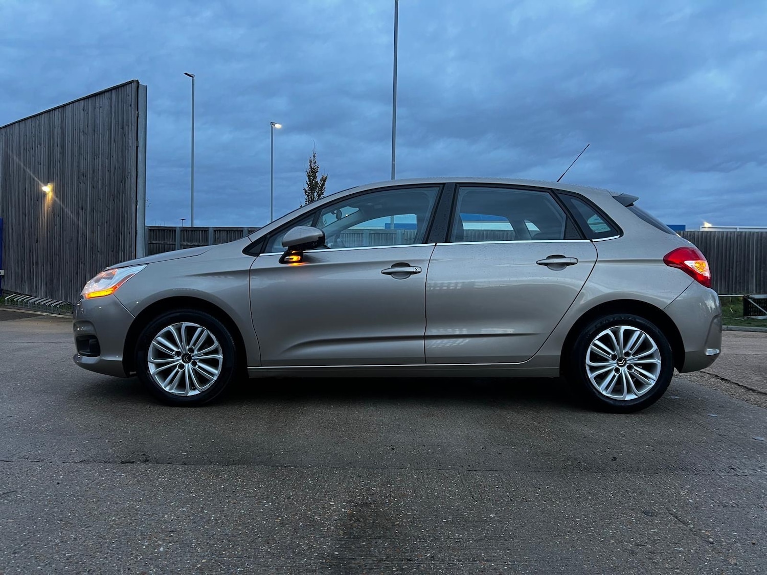 Used Citroen C4 2014 for sale - 76402639: Photo 3