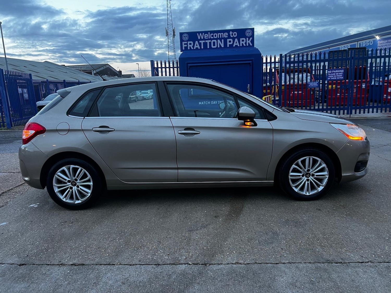 Used Citroen C4 2014 for sale - 76402639: Photo 5