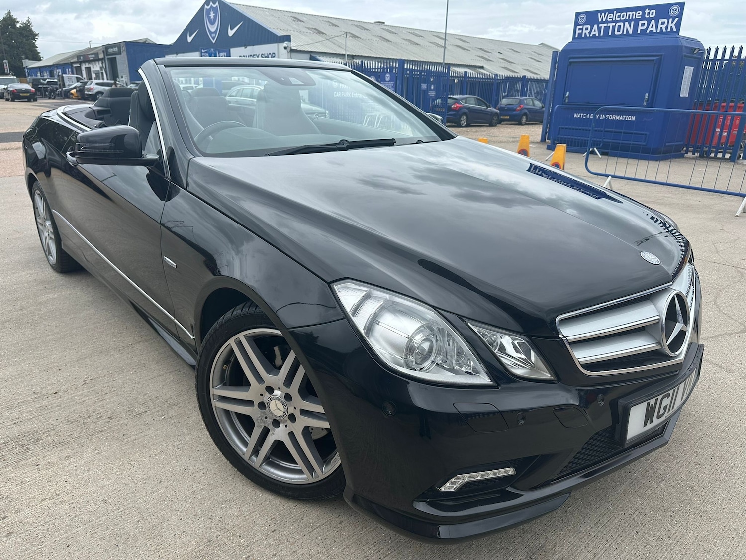 Used Mercedes-Benz E Class 2011 for sale - 76402631: Photo 1