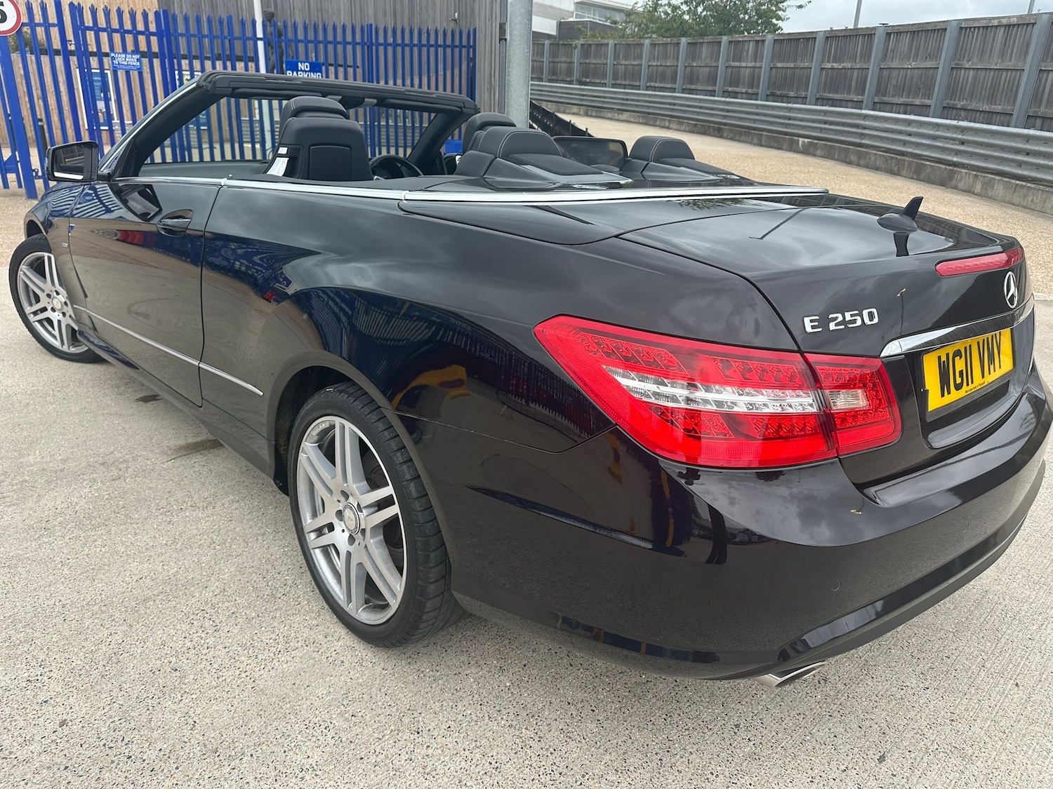 Used Mercedes-Benz E Class 2011 for sale - 76402631: Photo 12