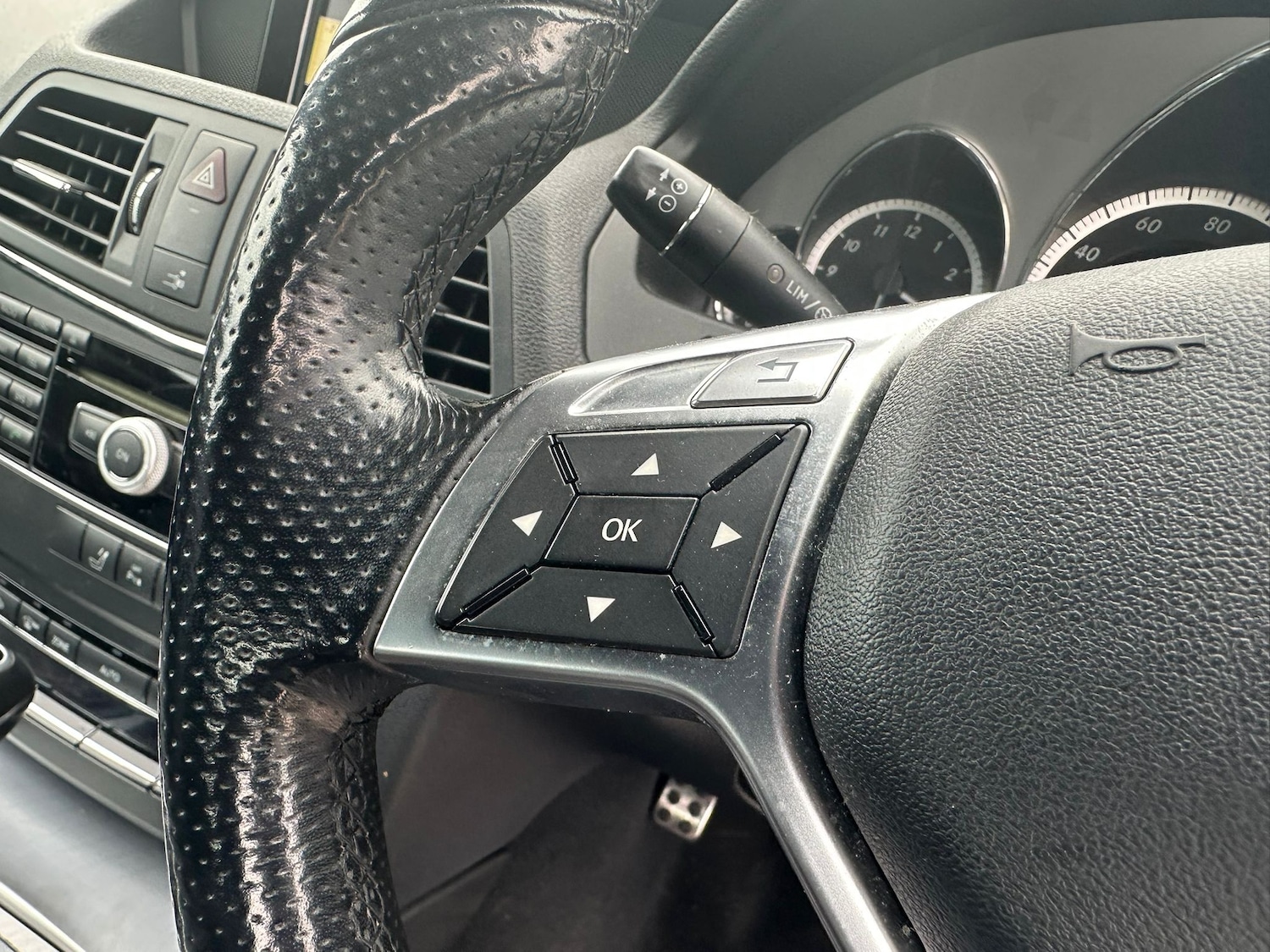 Used Mercedes-Benz E Class 2011 for sale - 76402631: Photo 20