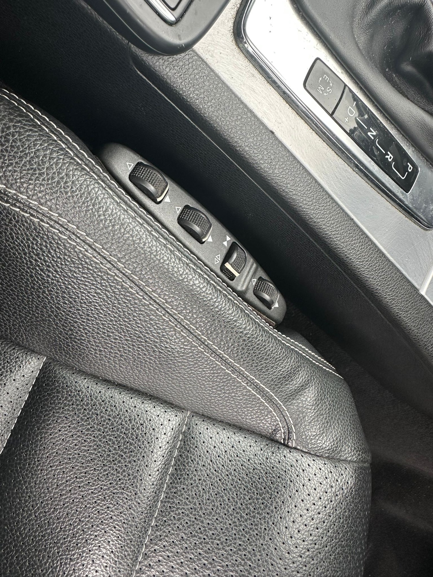 Used Mercedes-Benz E Class 2011 for sale - 76402631: Photo 25