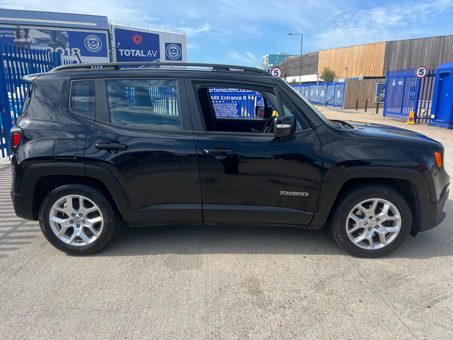 Used Jeep Renegade 2016 for sale - 76402584: Photo 3