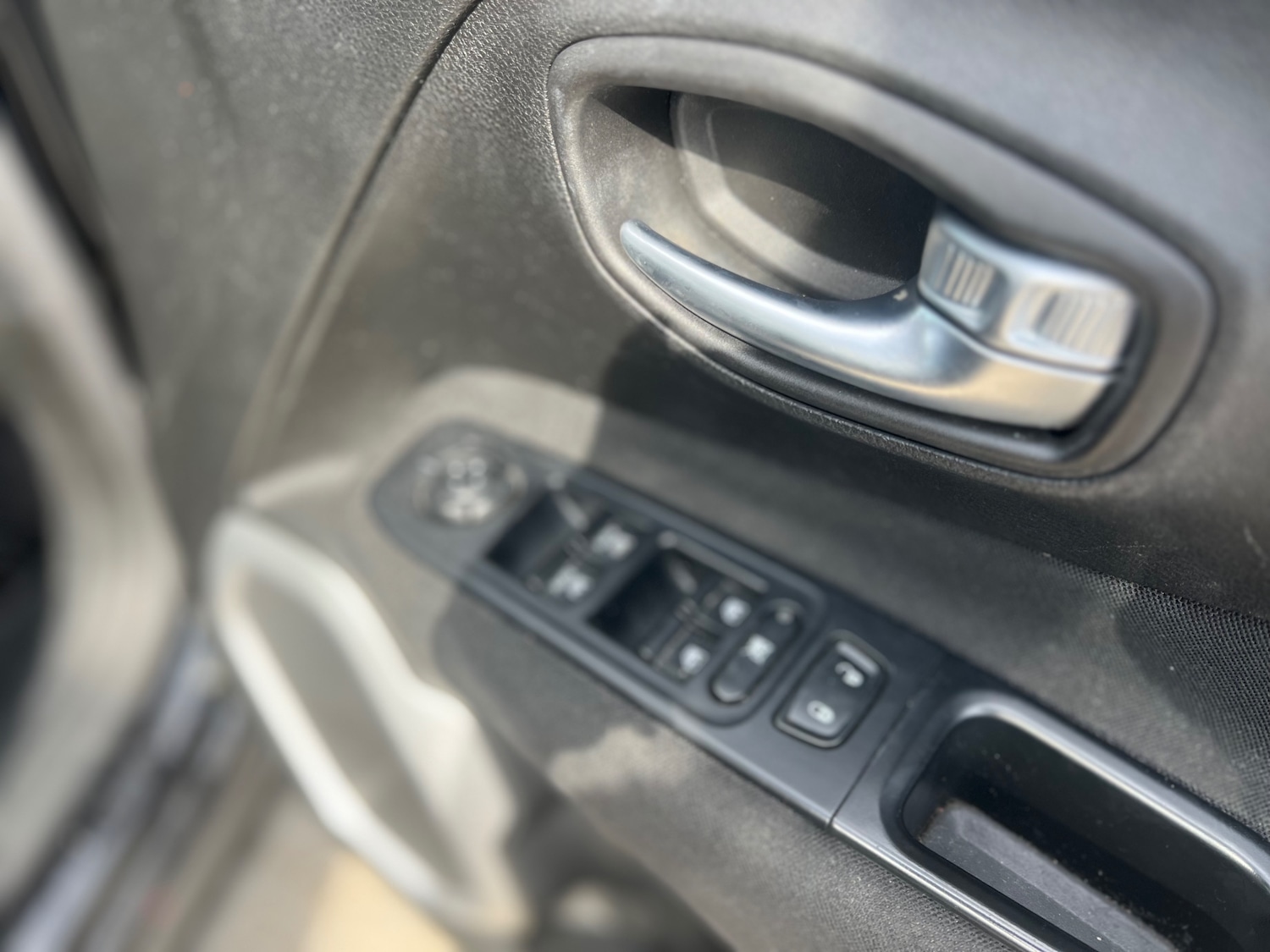 Used Jeep Renegade 2016 for sale - 76402584: Photo 8