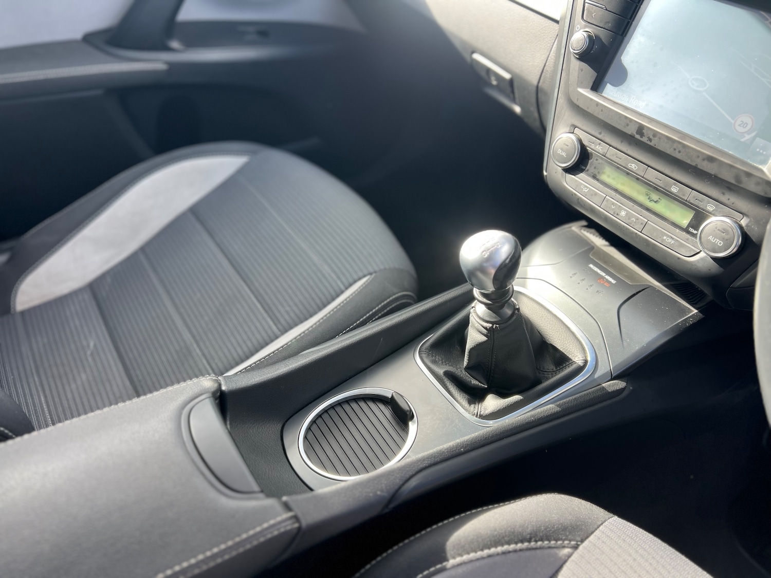 Used Toyota Avensis 2017 for sale - 76402620: Photo 10