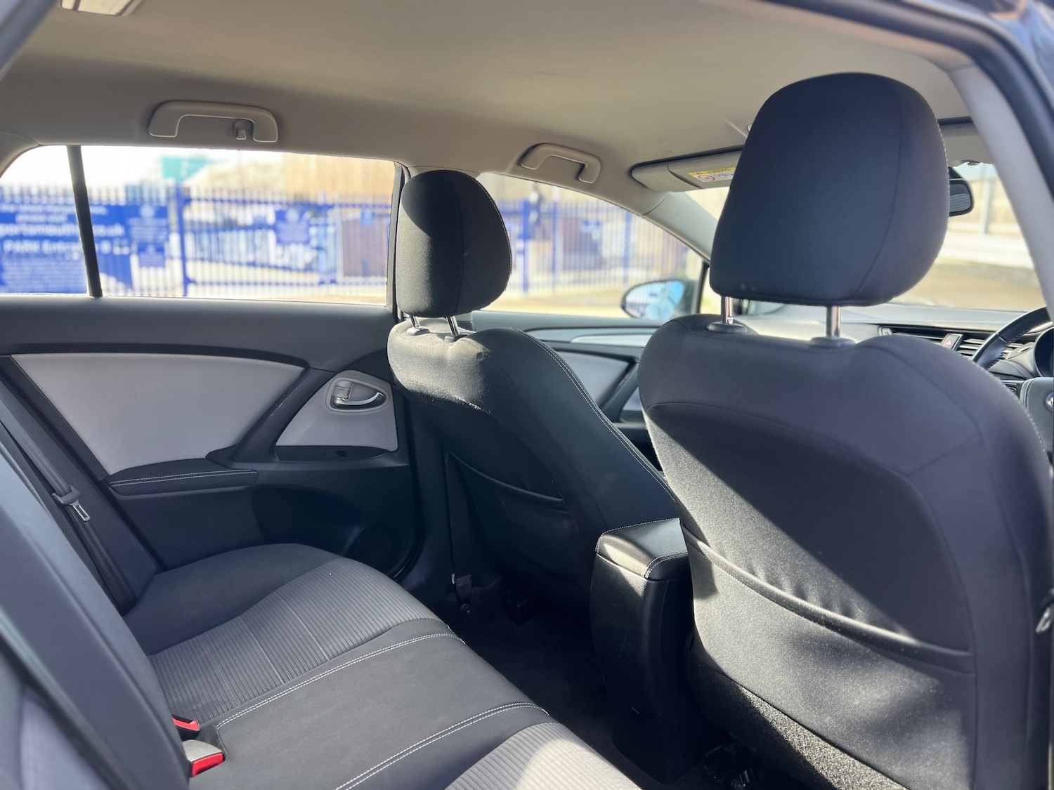 Used Toyota Avensis 2017 for sale - 76402620: Photo 11