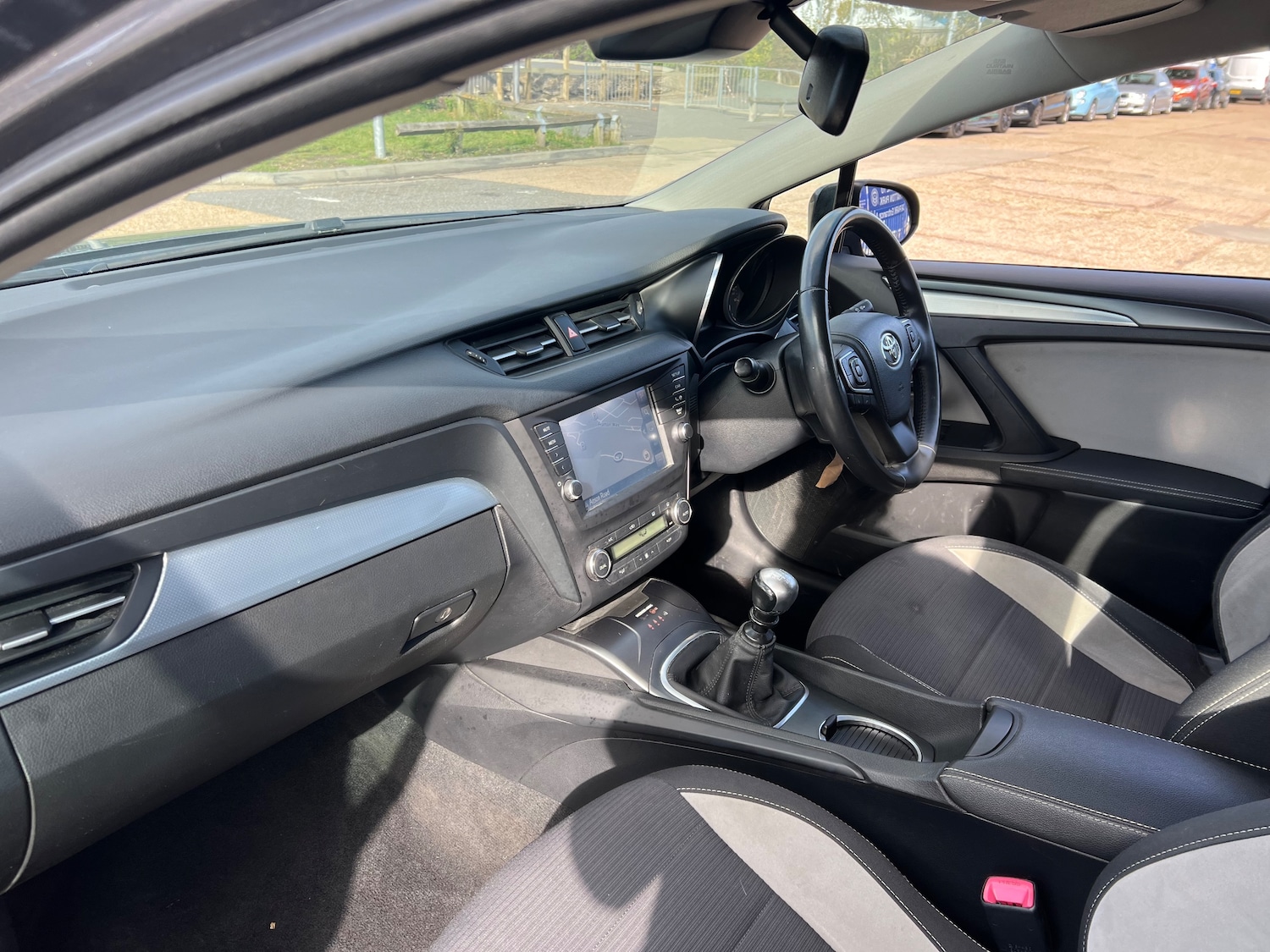 Used Toyota Avensis 2017 for sale - 76402620: Photo 15