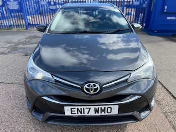 Used Toyota Avensis 2017 for sale - 76402620: Photo