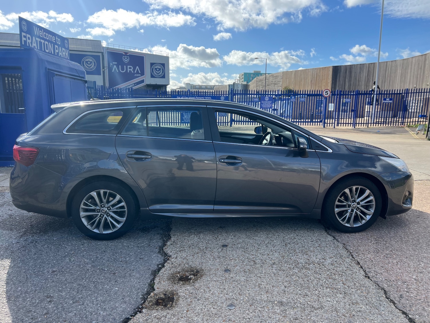 Used Toyota Avensis 2017 for sale - 76402620: Photo 3