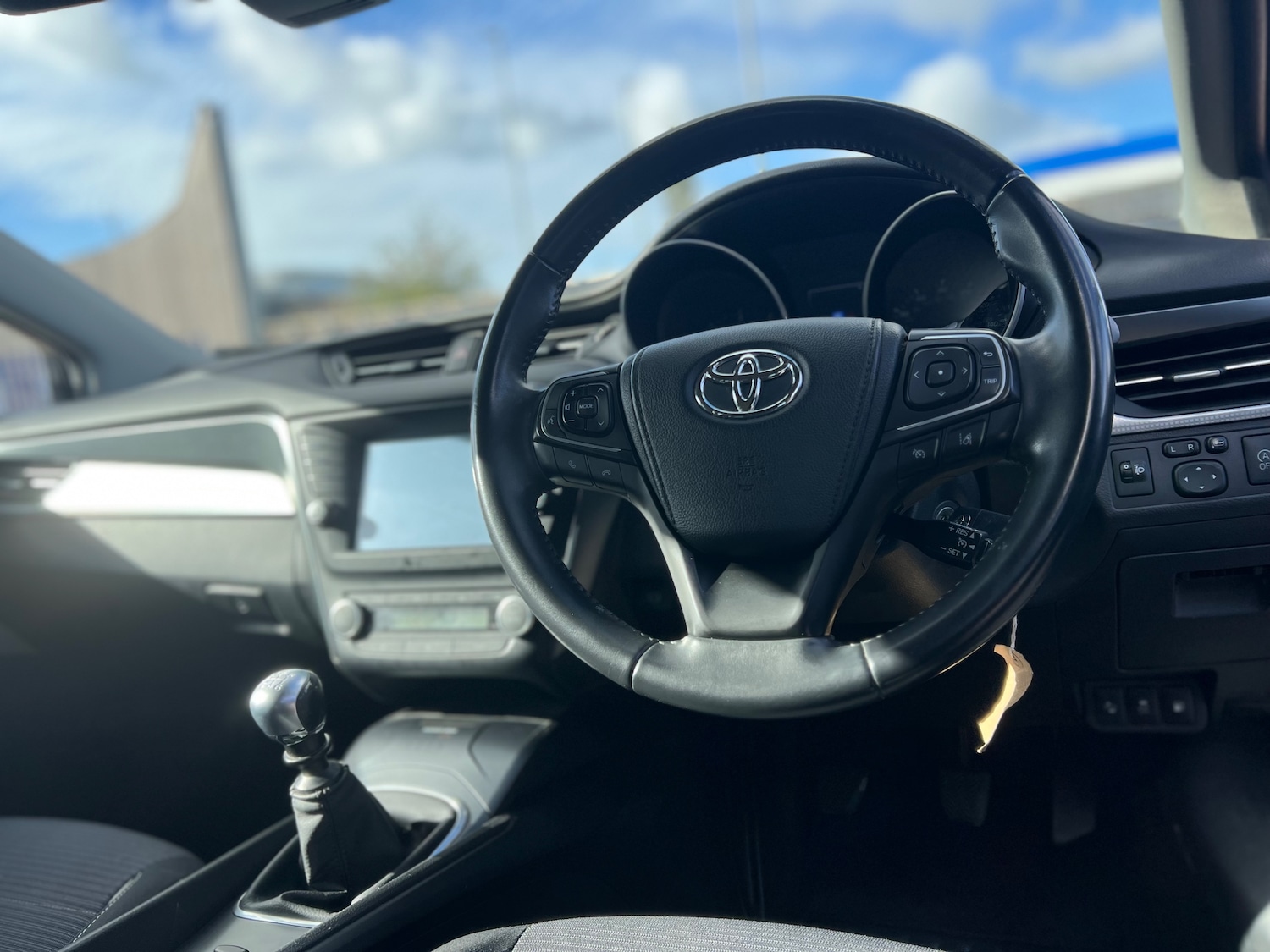 Used Toyota Avensis 2017 for sale - 76402620: Photo 6