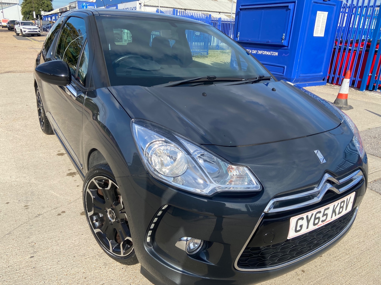 Used DS Automobiles DS 3 2016 for sale - 76402601: Photo 1