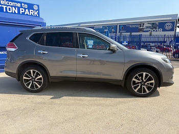 Used Nissan X-Trail 2016 for sale - 76402558: Photo