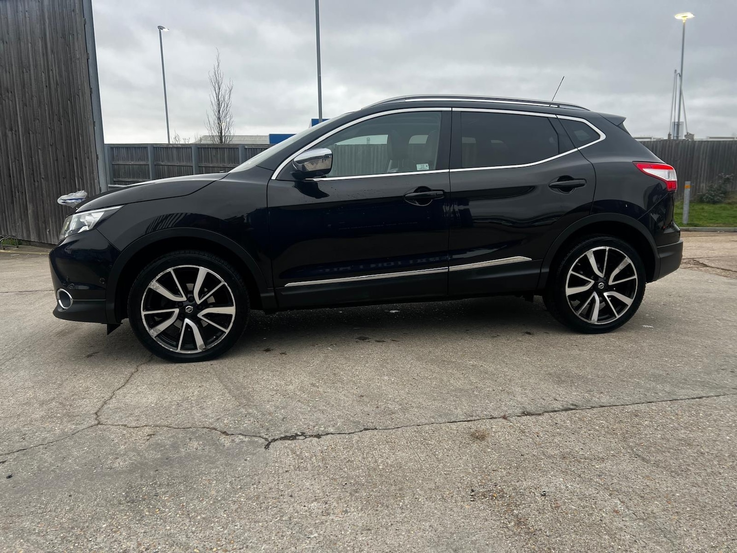 Used Nissan Qashqai 2016 for sale - 76905186: Photo 2